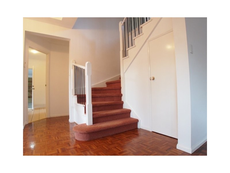 1 Poeppel Place, Helensvale QLD 4212