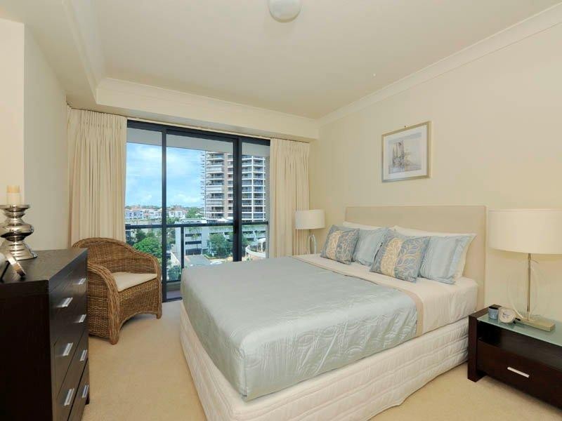 45 Deakin St, Kangaroo Point QLD 4169