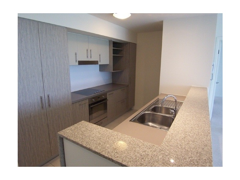 2 Riverwalk Ave, Robina QLD 4226