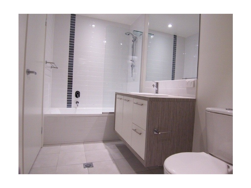 2 Riverwalk Ave, Robina QLD 4226