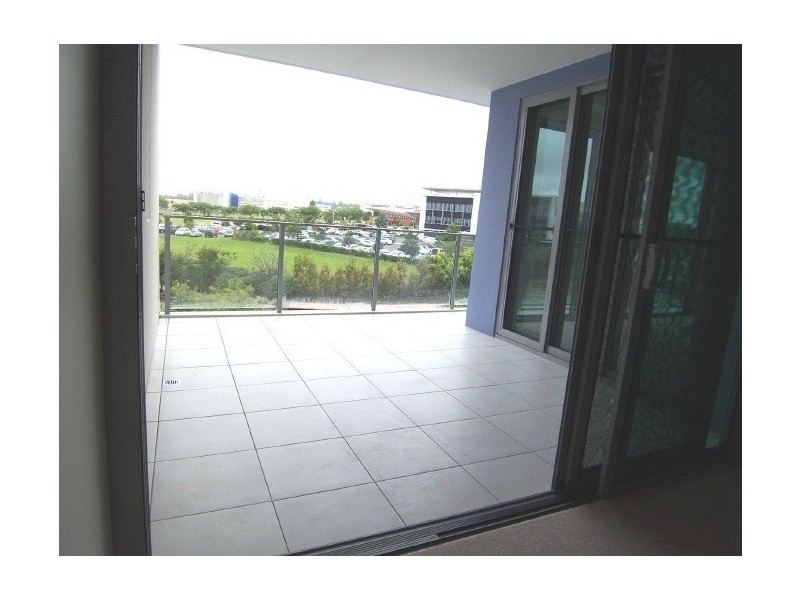 2 Riverwalk Ave, Robina QLD 4226