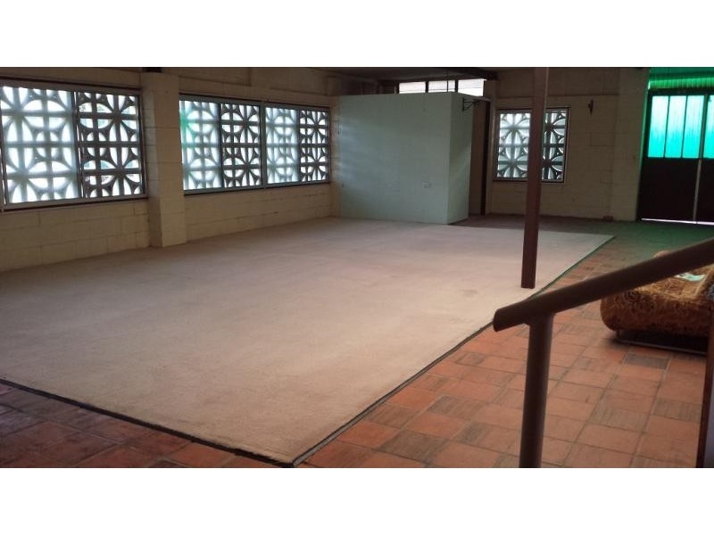 121 Middle Road, Coopers Plains QLD 4108