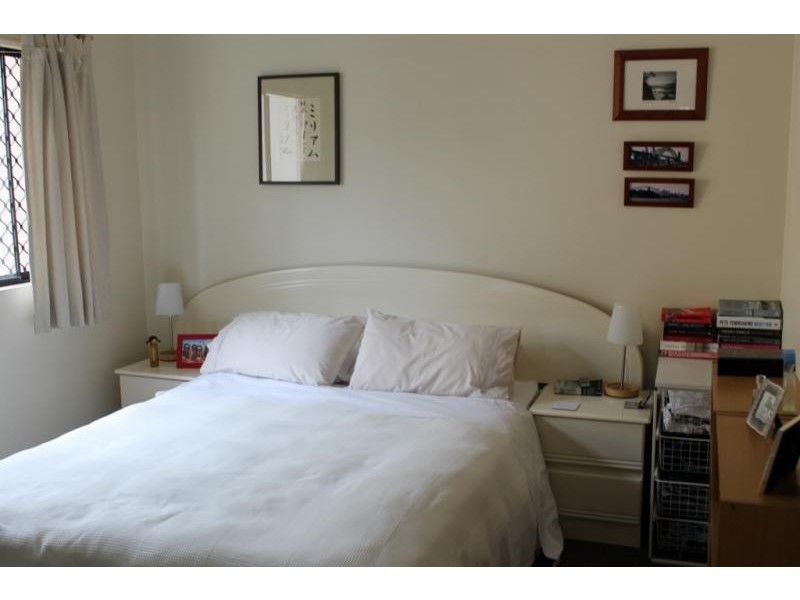 Chevron Island QLD 4217