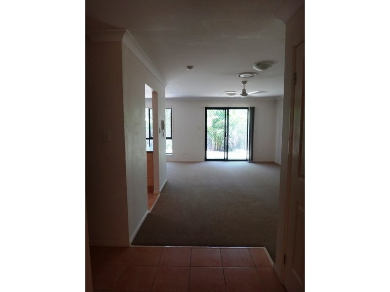 2/755 Ashmore Road, Molendinar QLD 4214
