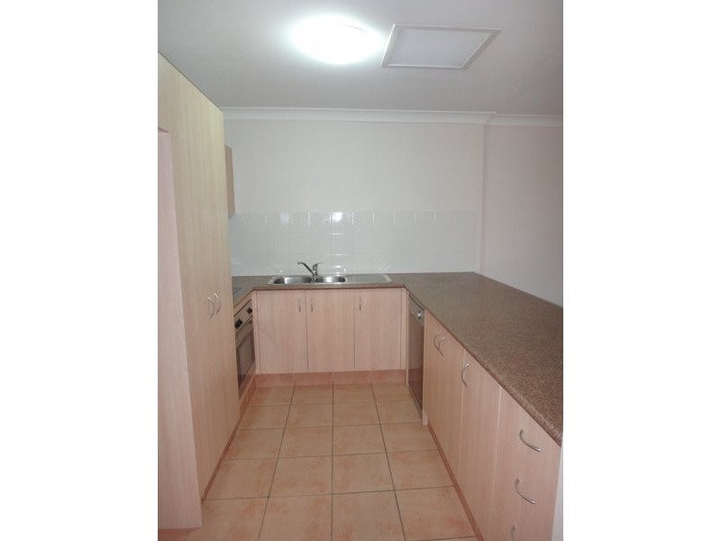 2/755 Ashmore Road, Molendinar QLD 4214