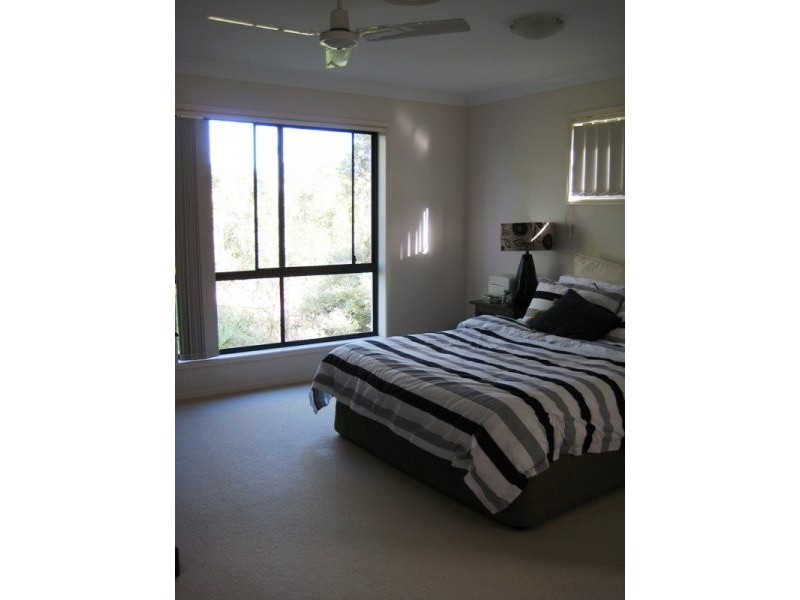 2/755 Ashmore Road, Molendinar QLD 4214