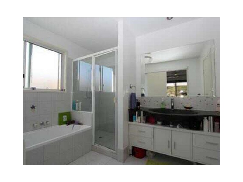 8 Buliti Street, Hope Island QLD 4212