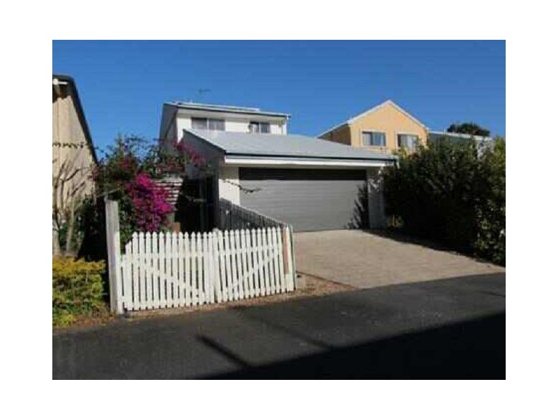 8 Buliti Street, Hope Island QLD 4212