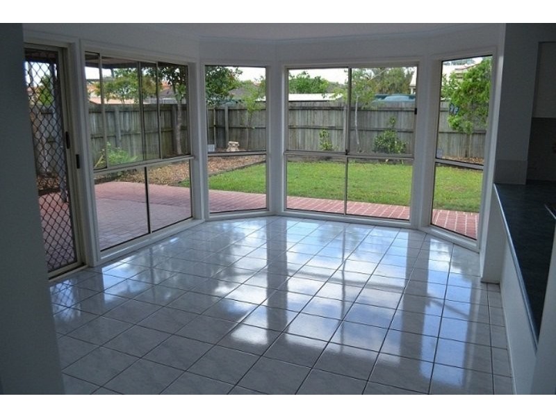 101 Glenfield Street, Parkinson QLD 4115