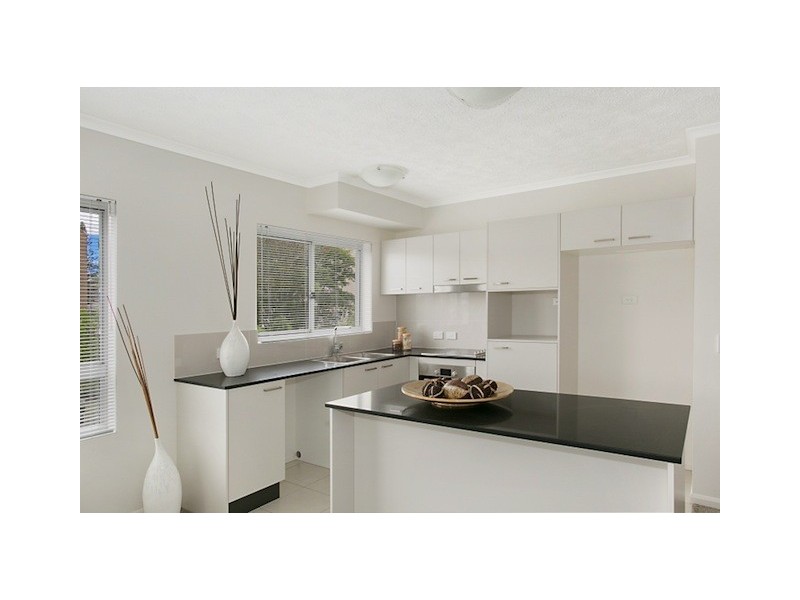 77 Brighton Street, Biggera Waters QLD 4216