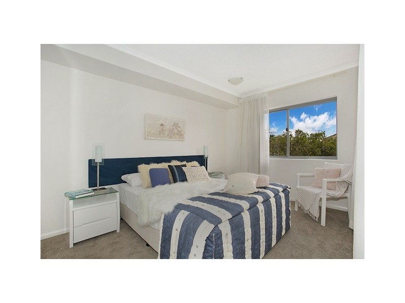 77 Brighton Street, Biggera Waters QLD 4216