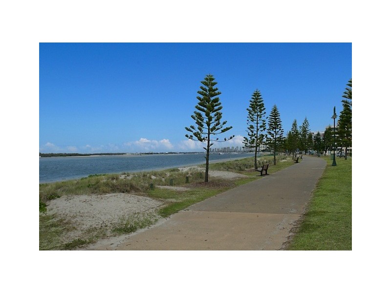 77 Brighton Street, Biggera Waters QLD 4216