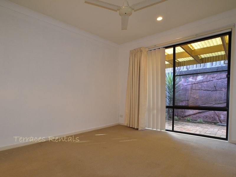 01/24 Amsonia Court,, Arundel QLD 4214