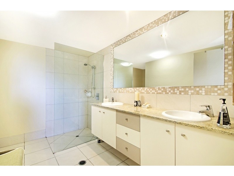 1 Grenada Way, Kawana Island QLD 4575