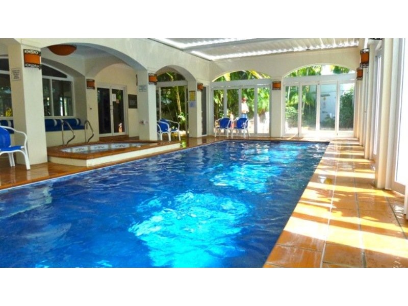 2/100 Cotlew St East, Southport QLD 4215