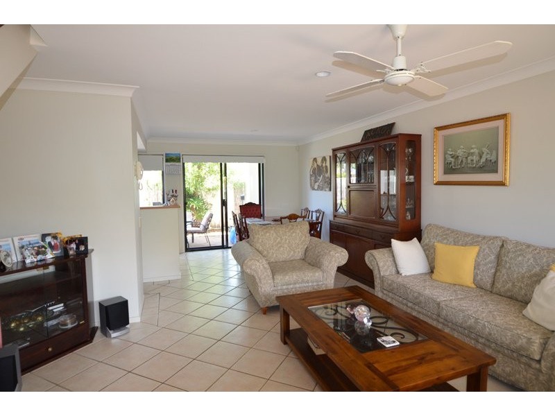 323 Christine Ave, Varsity Lakes QLD 4227