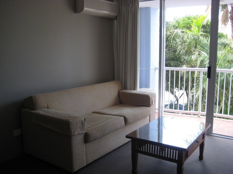 2017/2633 Gold Coast Highway, Broadbeach QLD 4218