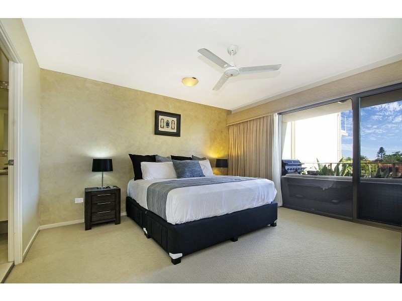 1 Grenada Way, Kawana Island QLD 4575