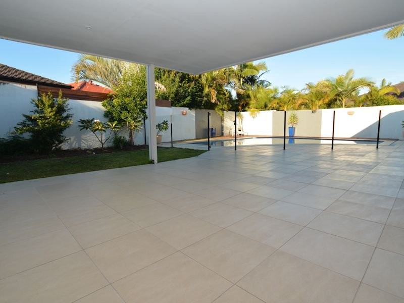 4 Kettlewell Chase, Arundel QLD 4214