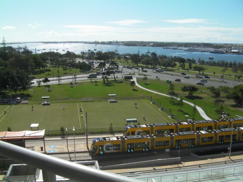 1 Como Crescent, Southport QLD 4215