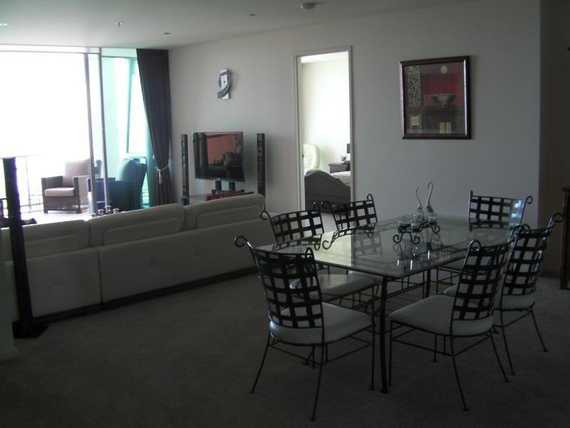 1 Como Crescent, Southport QLD 4215