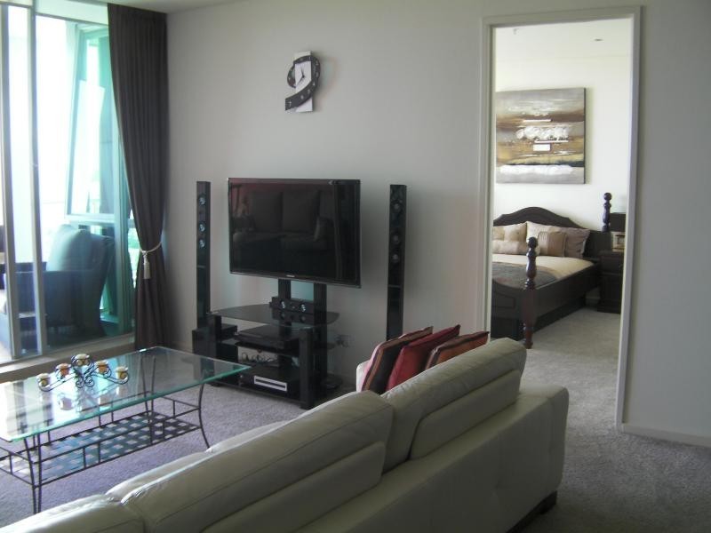 1 Como Crescent, Southport QLD 4215