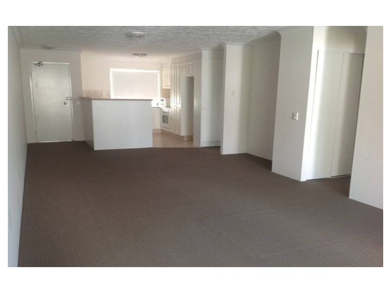 8/37 Mawarra Street, Chevron Island QLD 4217