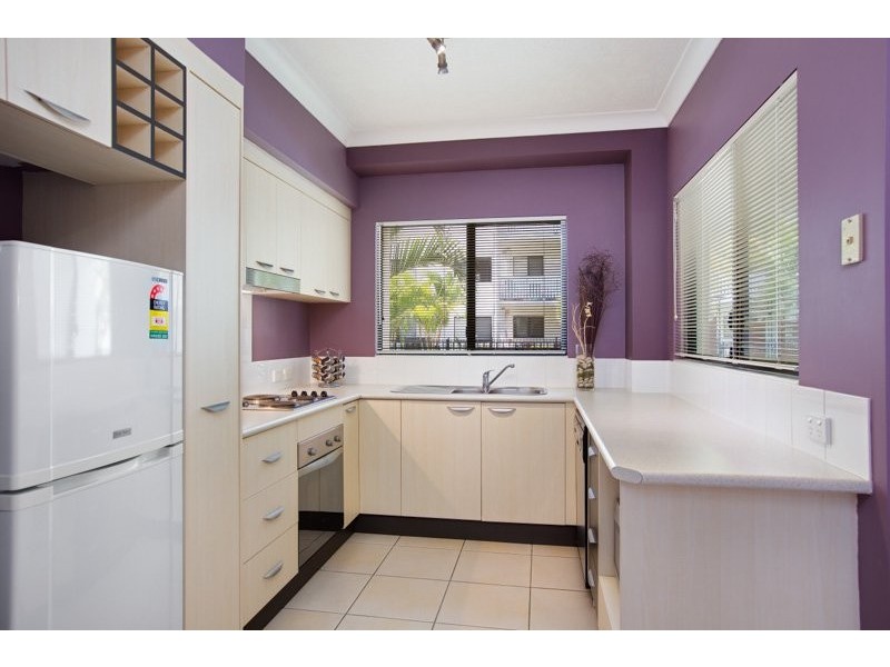 2/44 Pease street, Cairns QLD 4870