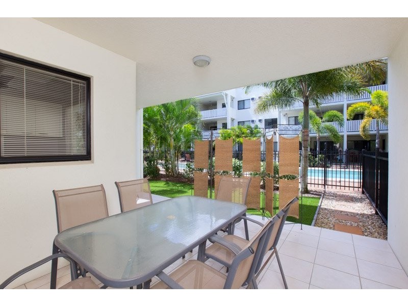 2/44 Pease street, Cairns QLD 4870
