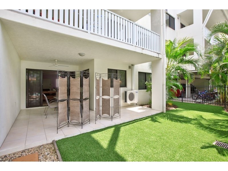 2/44 Pease street, Cairns QLD 4870