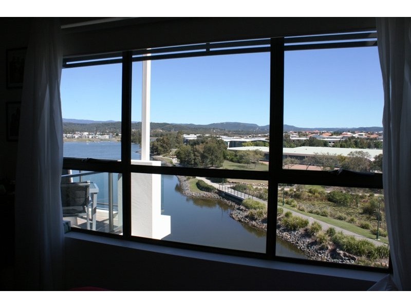 9 Moores Crescent, Varsity Lakes QLD 4227