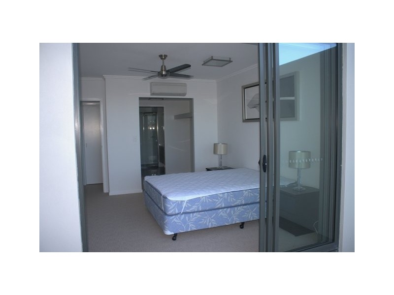 9 Moores Crescent, Varsity Lakes QLD 4227