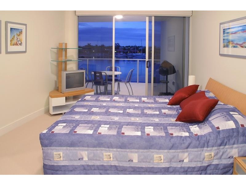 11 Nicklin Way, Minyama QLD 4575