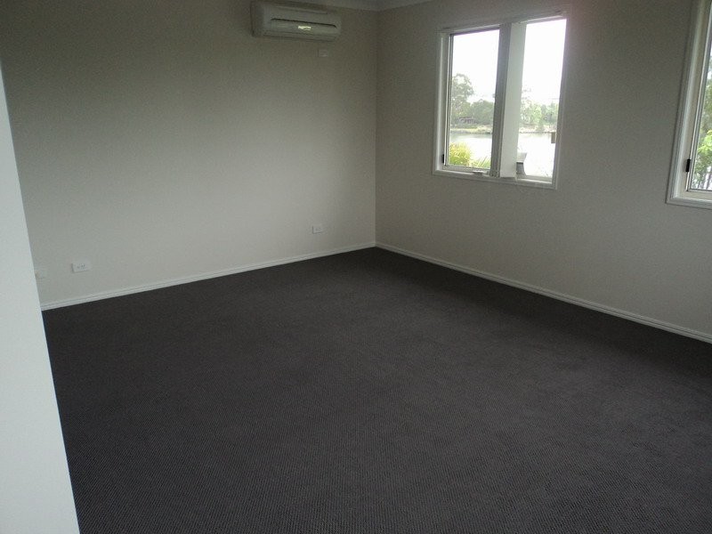 34 Tracey Cres, Varsity Lakes QLD 4227