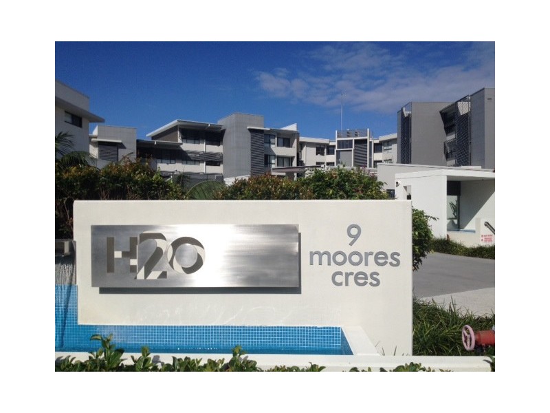 9 Moores Crescent, Varsity Lakes QLD 4227