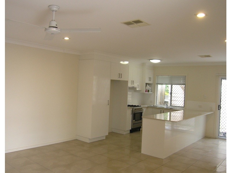 2/25 Dalziel Street, Nundah QLD 4012