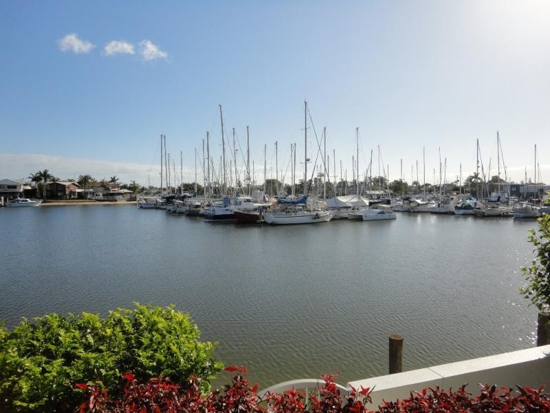 13 Nicklin Way, Minyama QLD 4575