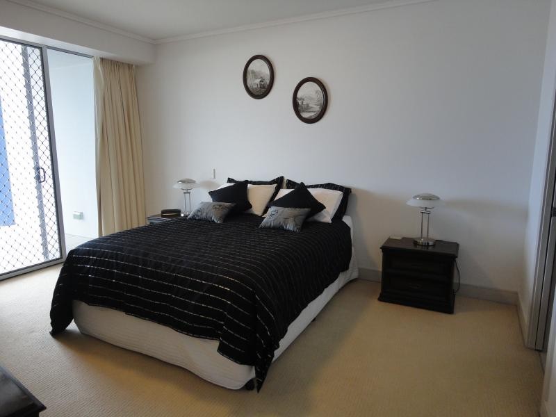 13 Nicklin Way, Minyama QLD 4575