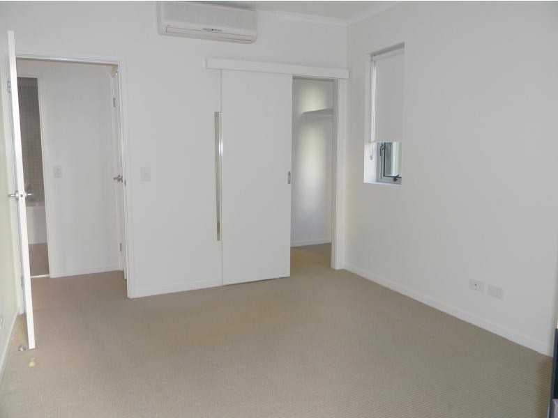 21 Cypress Avenue, Surfers Paradise QLD 4217