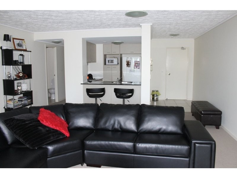 12/4 Grand Parade, Kawana Island QLD 4575