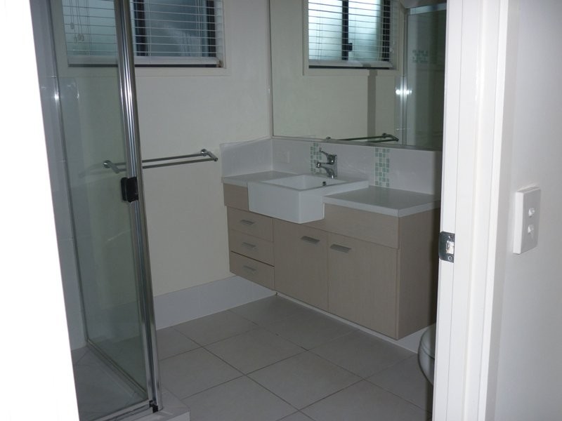 12/4 Grand Parade, Kawana Island QLD 4575
