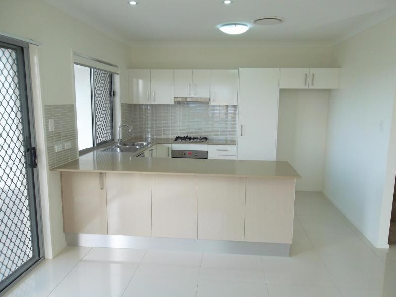 14 Photinia Cres, Mountain Creek QLD 4557