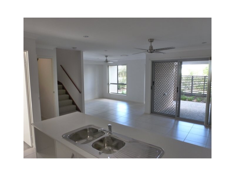 86 Carselgrove Ave, Fitzgibbon QLD 4018