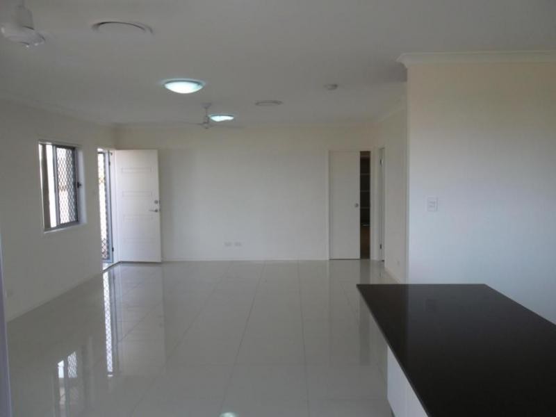 2 Photinia Cres, Mountain Creek QLD 4557