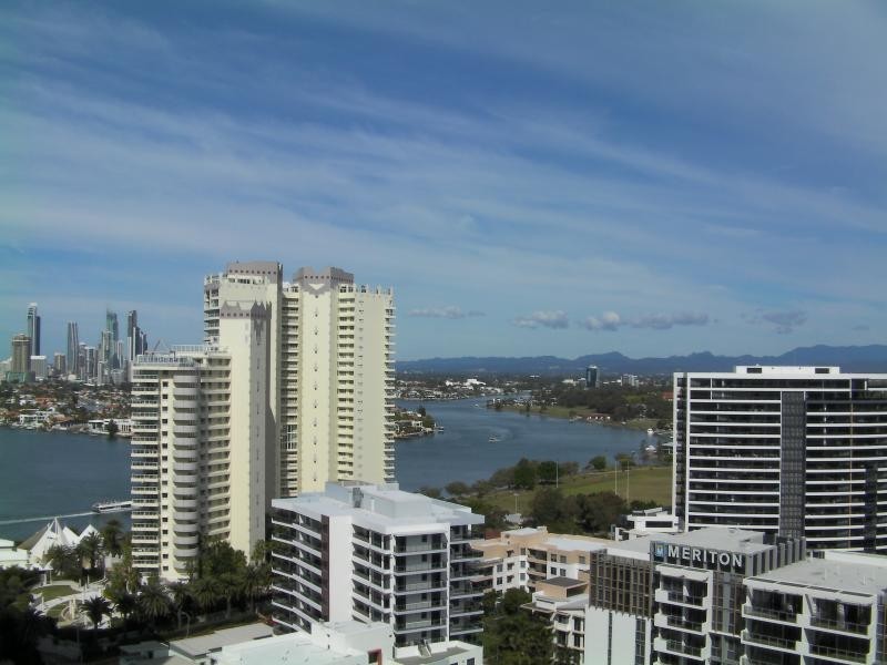 2209/1 Como Crescent, Southport QLD 4215