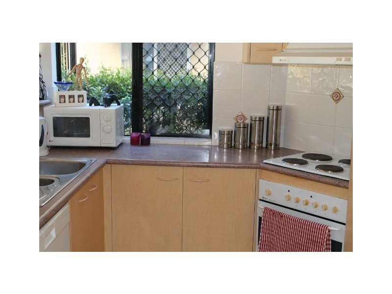 12/7-13 Barranbali Street, Chevron Island QLD 4217