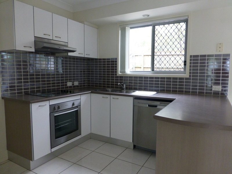 30 Carmarthen Circuit, Pacific Pines QLD 4211