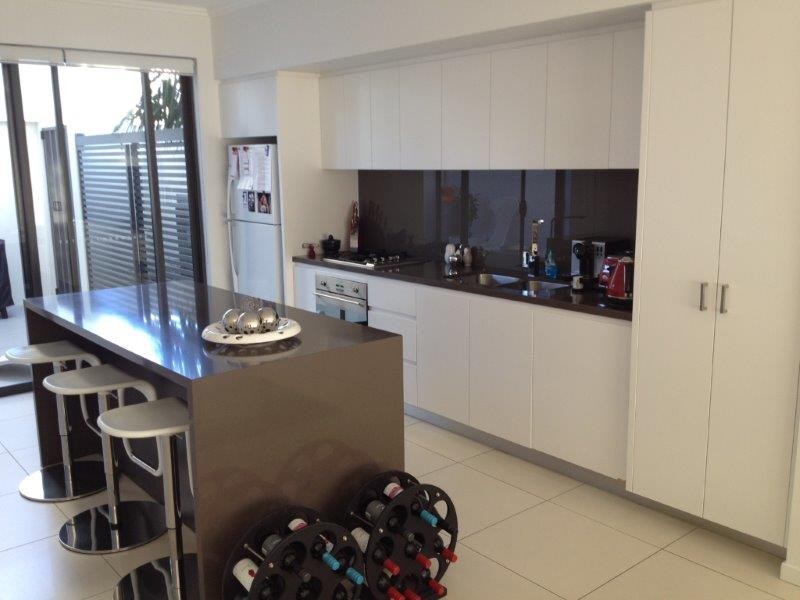9 Moores Crescent, Varsity Lakes QLD 4227