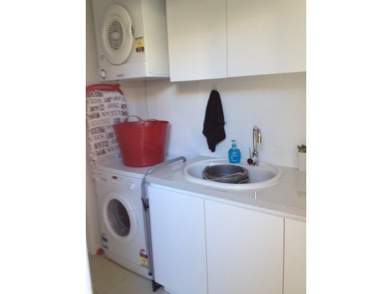 9 Moores Crescent, Varsity Lakes QLD 4227