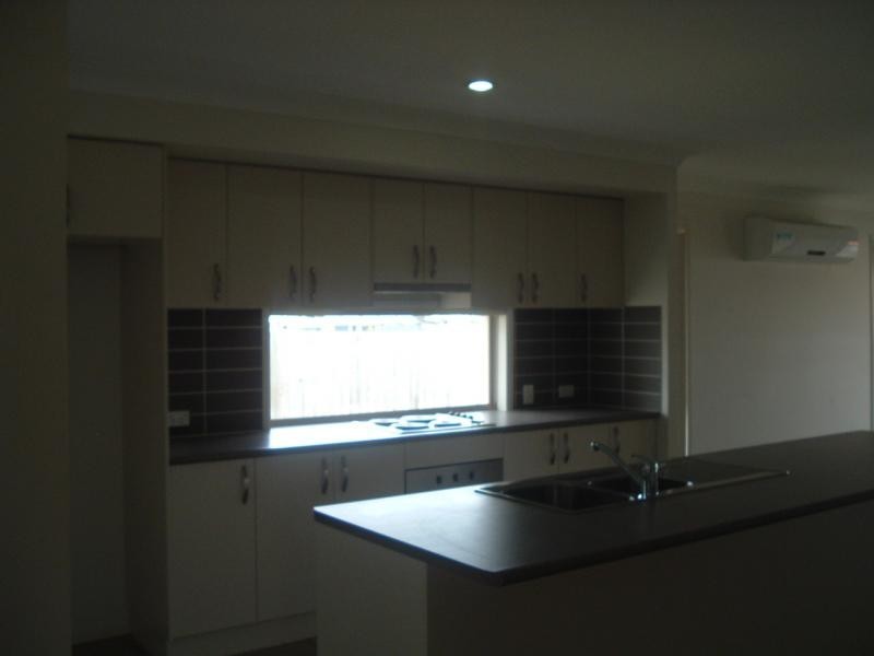 29 Frankland Ave, Waterford QLD 4133